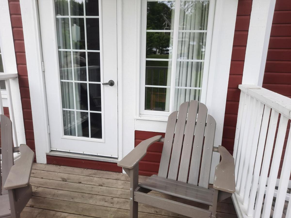 Margarita Vacation Getaway Apartment Oro-Medonte Екстериор снимка