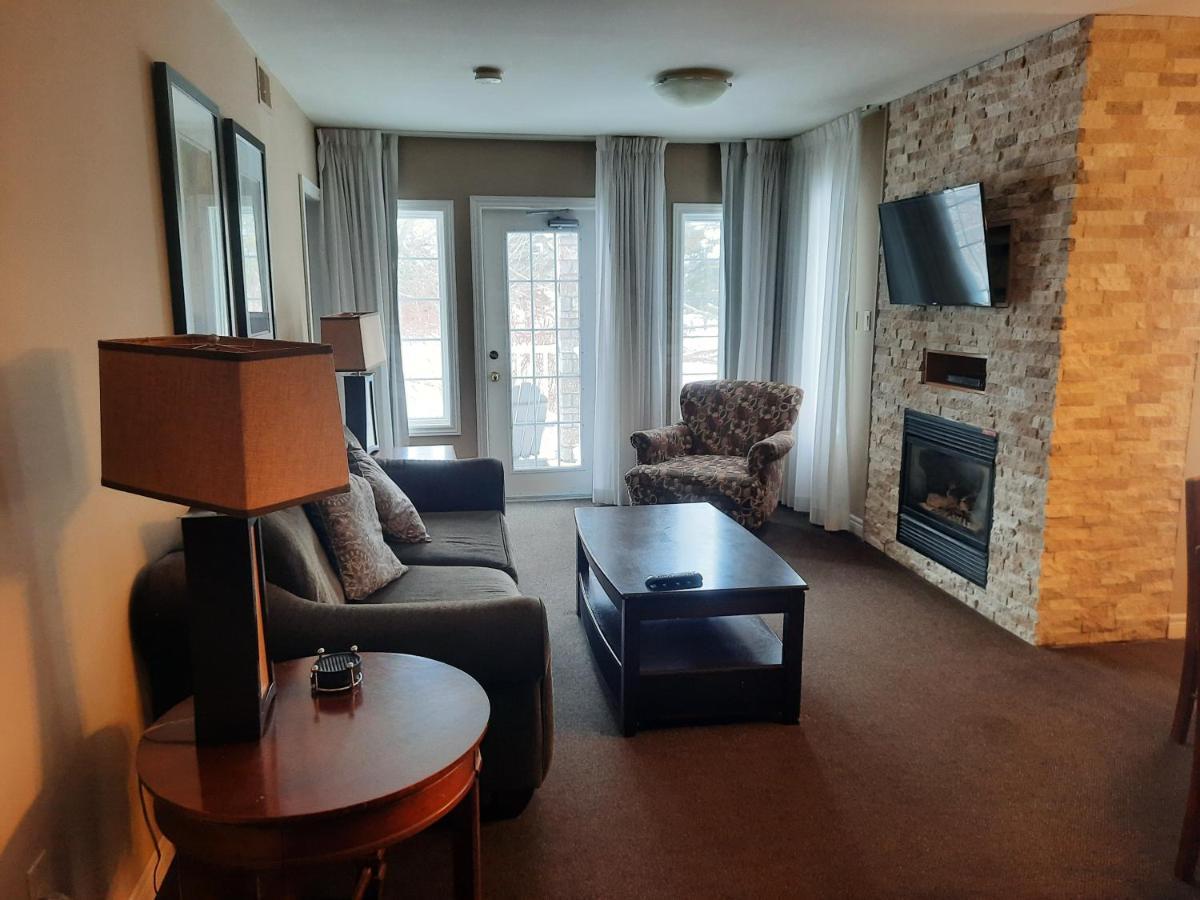 Margarita Vacation Getaway Apartment Oro-Medonte Екстериор снимка